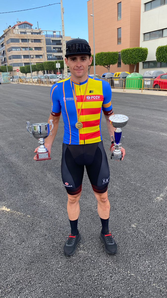 tlsi's tweet photo. 🚴‍♂️Oscar Moscardo del @equipoEssax  ha ganado este fin de semana el campeonato autonómico en categoría Élite. 

Enhorabuena @oscarmoscardo  y a nuestro equipo ESSAX 👏👏 https://t.co/bBdttVTEyg