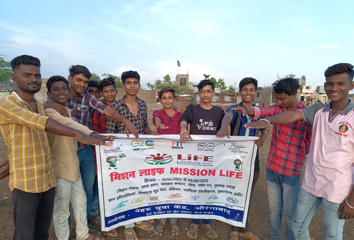 NYKAurangabadMH's tweet image. On #WorldEnvironmentDay2023 #Pledgetaking and Swachchta Activity in public ground under #Missionlife by NYK #Aurangabad #Maharashtra 
@NITKM2021 @DrBhagwatKarad @ianuragthakur @Nyksindia @YASMinistry @NYKS_maha_Goa