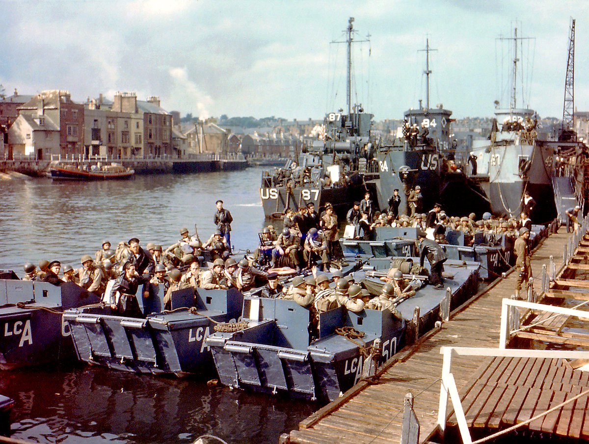 Weymouth Harbour 1944, U.S. Infantry Division loading onto landing craft. #Dorset