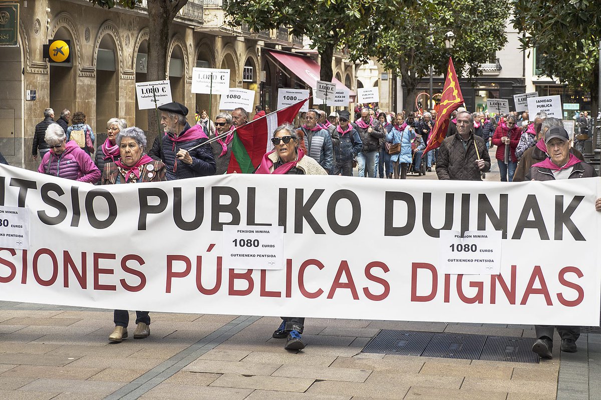 Gaur ere PLAZAra joango gara.
Gobierne quien gobierne, las pensiones se defienden.
1080 gutxienez denei!!!