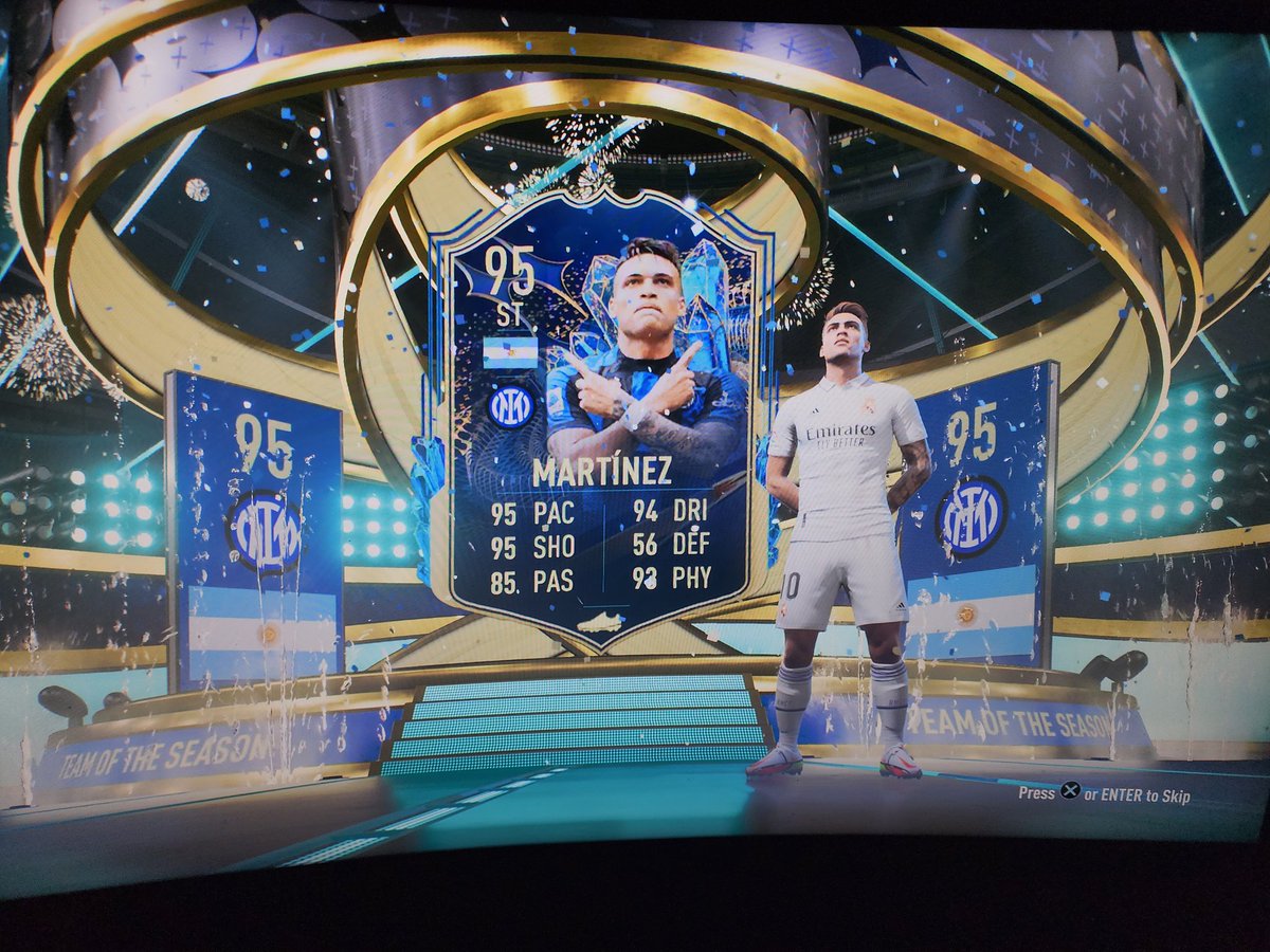 rifaterry's tweet photo. @IconSquadGaming Finished it and got martinez from the tots serie a pack https://t.co/XMLq0bpVR3