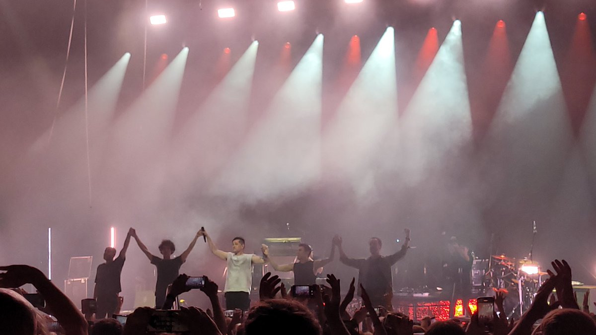 leannc92's tweet photo. What an amazing night we had last night. @thescript @TheScript_Danny @glenofthepower we're amazing as always. #TheScriptFamily #ripmarksheehan https://t.co/XcI3HuOBKW
