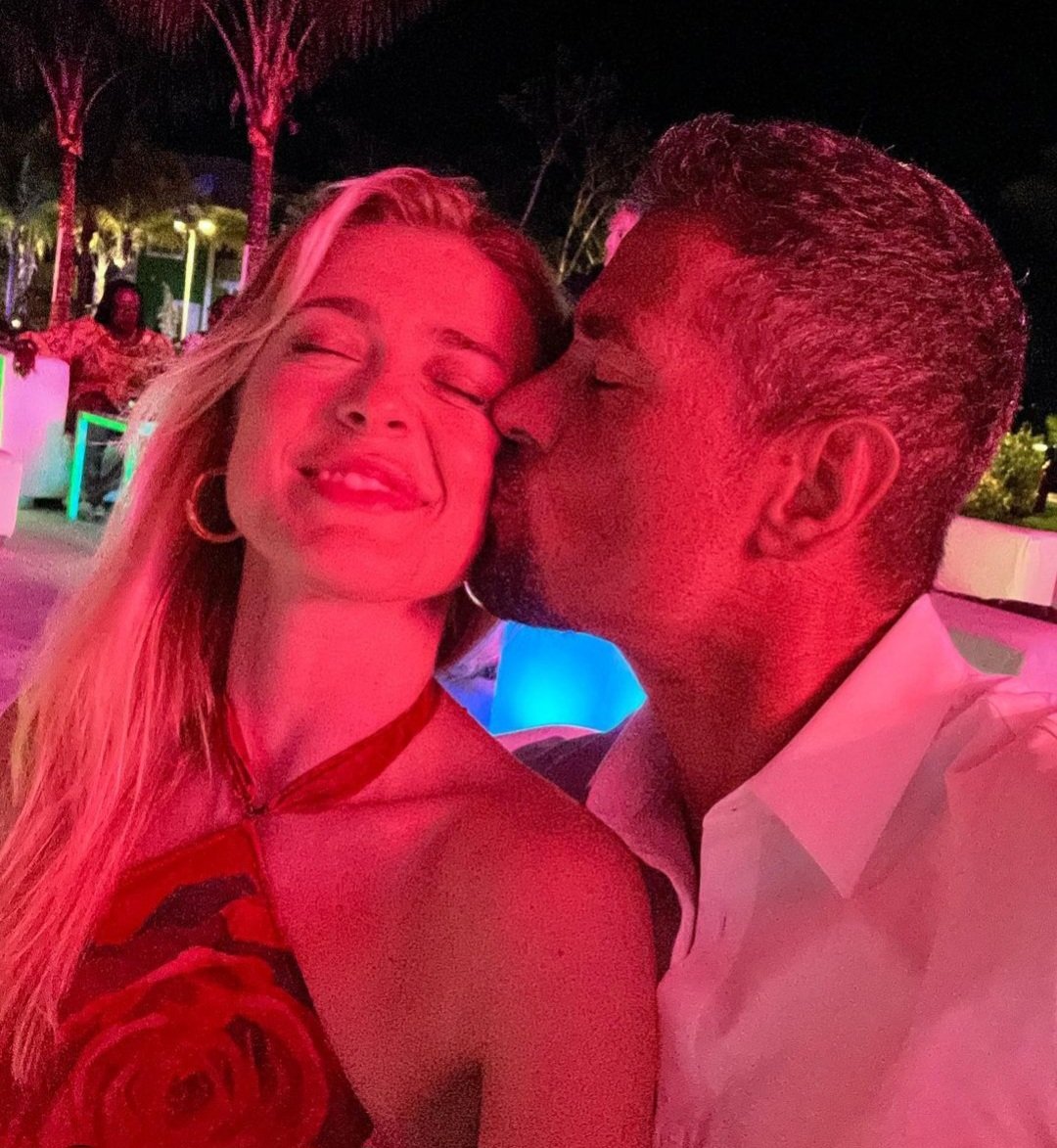 1bruins0625's tweet photo. they will ALWAYS own my heart ♡ #jachaela #jelissa #manifest ✈️
@JR8Ramirez @melissaroxburgh #WhenReelBecomesReal https://t.co/6svV4KPoKn