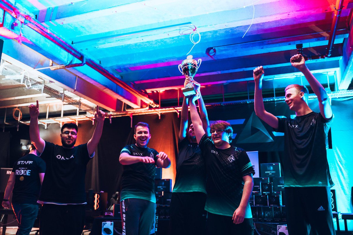 Moin ⚕️

Ich wollte mich bei <a href="/ONYXLegend/">ONYX</a> bedanken für ein Jahr voller Lernmöglichkeiten und neuer Herausforderungen wie eine Familie die Leute hinter den Kulissen

Ich bin dankbar für die gemeinsame Zeit und wünsche euch das Beste für die Zukunft 🫡

Bei Interesse gerne melden 🤠