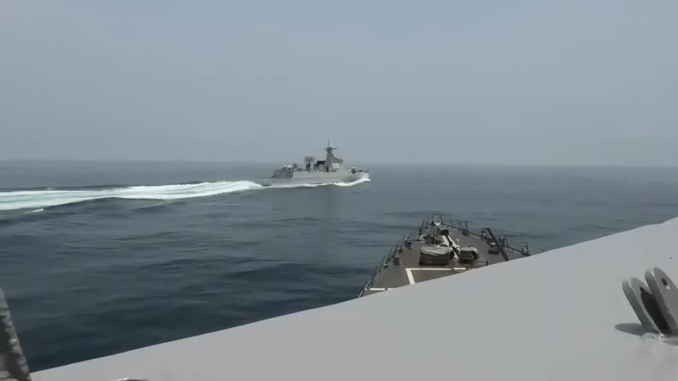 US releases video of Chinese warship's 'unsafe manner' [via @YahooNews] dlvr.it/Sq92Rs
