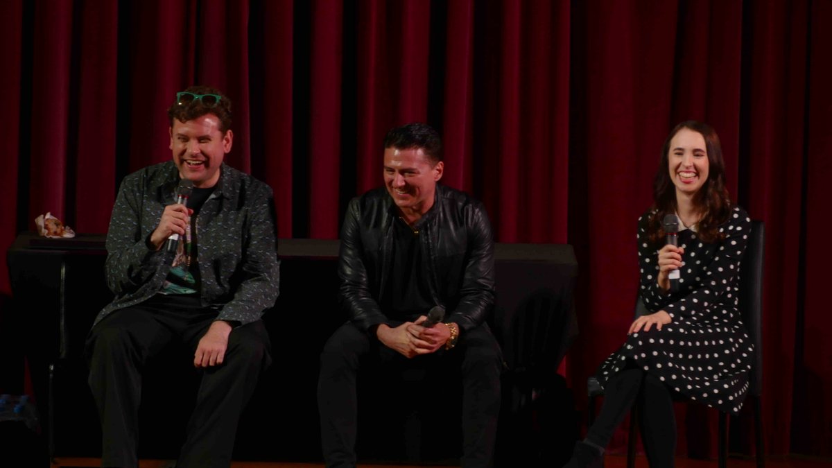 APGNZ's tweet photo. It is the final panel of the #Wintergeddon and it is the Animation Panel with @McMovieFan, @TheNichloasRoye &amp; @JustineHuxley #! #APGLive @Armageddonexpo https://t.co/KAfrUgccL3