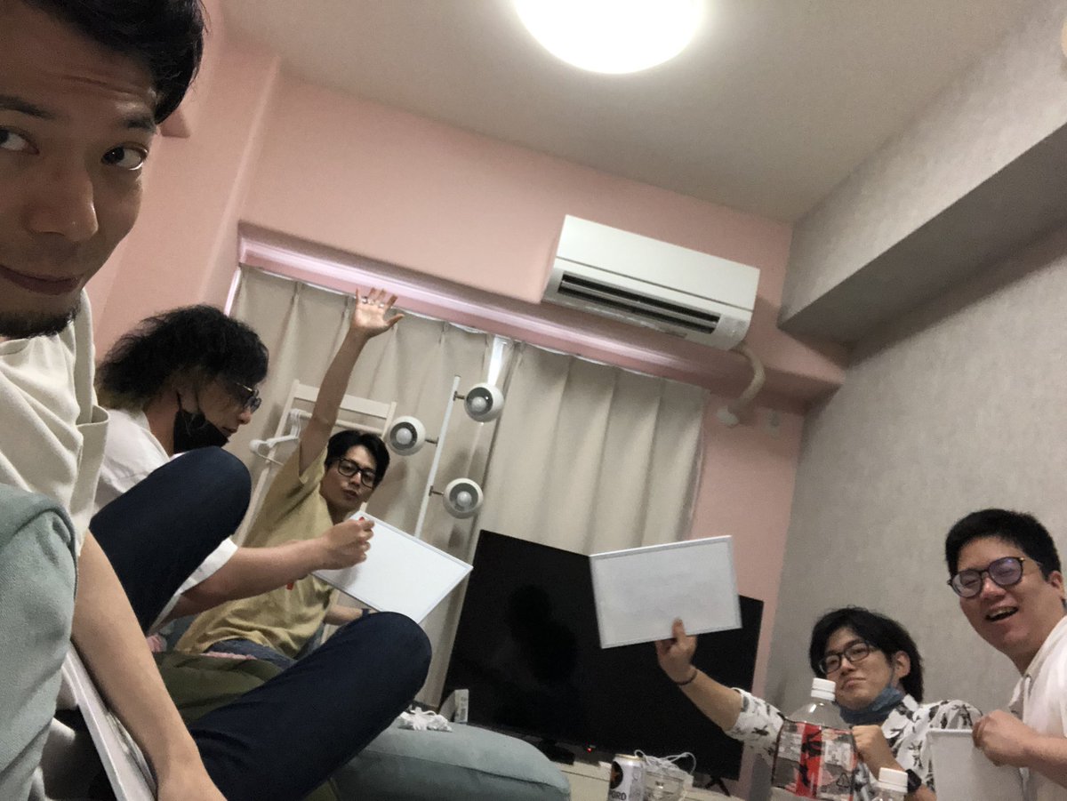 WistaFernost's tweet photo. レンタルスペース借りて、ご飯食べて、クイズ大会で大盛り上がりしていたビスタファノスト🦀

#WistaFernost https://t.co/nyrZVrZy2H