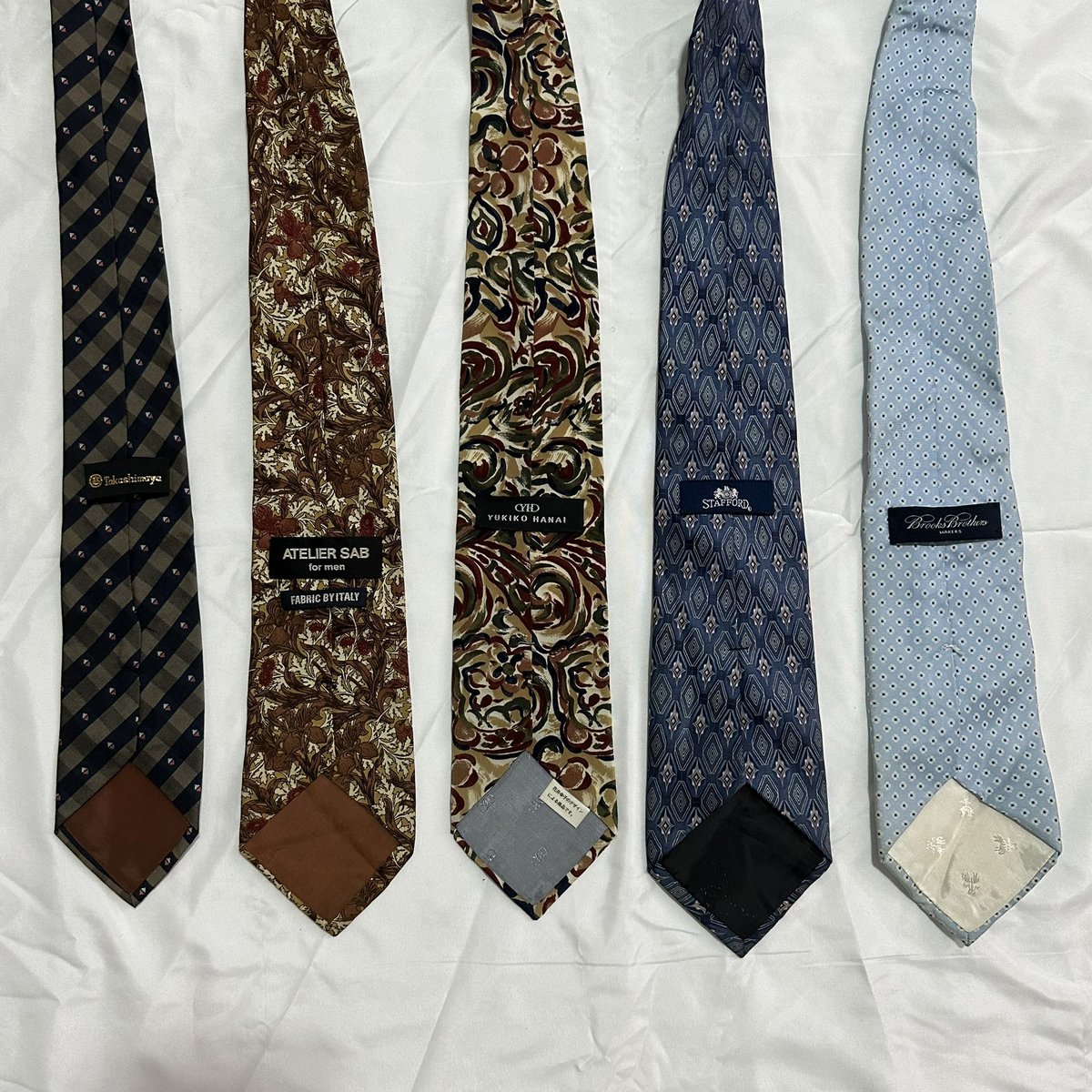 เนคไท มือสอง 💐 35 บาท

• WA06
• WA07
• WA08
• WA09
 • WA10

เรียงลำดับตามภาพได้เลยค่ะ 

สินค้าว่างไม่มีเจ้าของ #necktiewinksว่างอยู่

#y2kthailand #เนคไท #necktie 
#ส่งต่อเสื้อผ้ามือสอง #ส่งต่อเสื้อมือสอง #เสื้อผ้ามือ2 #เสื้อผ้ามือสอง #โล๊ะตู้ #ส่งต่อเสื้อผ้ามือสองสภาพดี