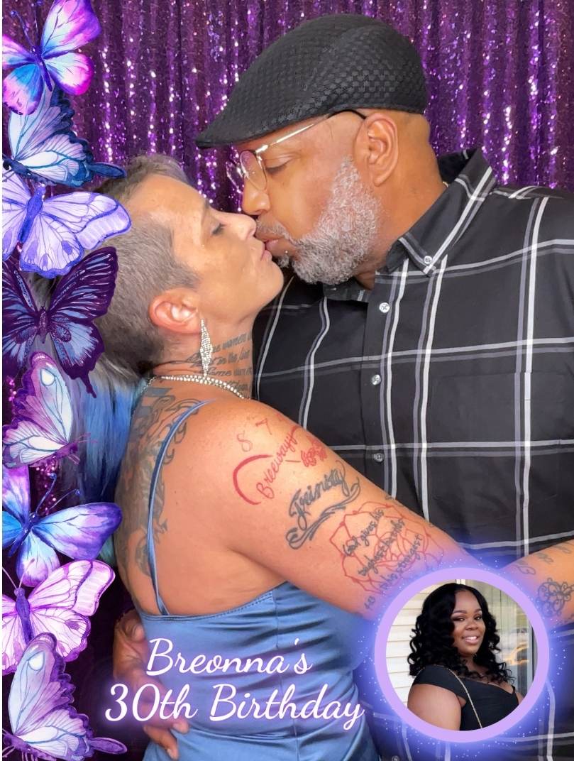 DickersonSummer's tweet photo. Happy heavenly birthday Breonna Taylor #dirty30 #BREEWAY #gala #BreonnaTaylorDeservesJustice  #SayHerName https://t.co/Oiz6WWhHko