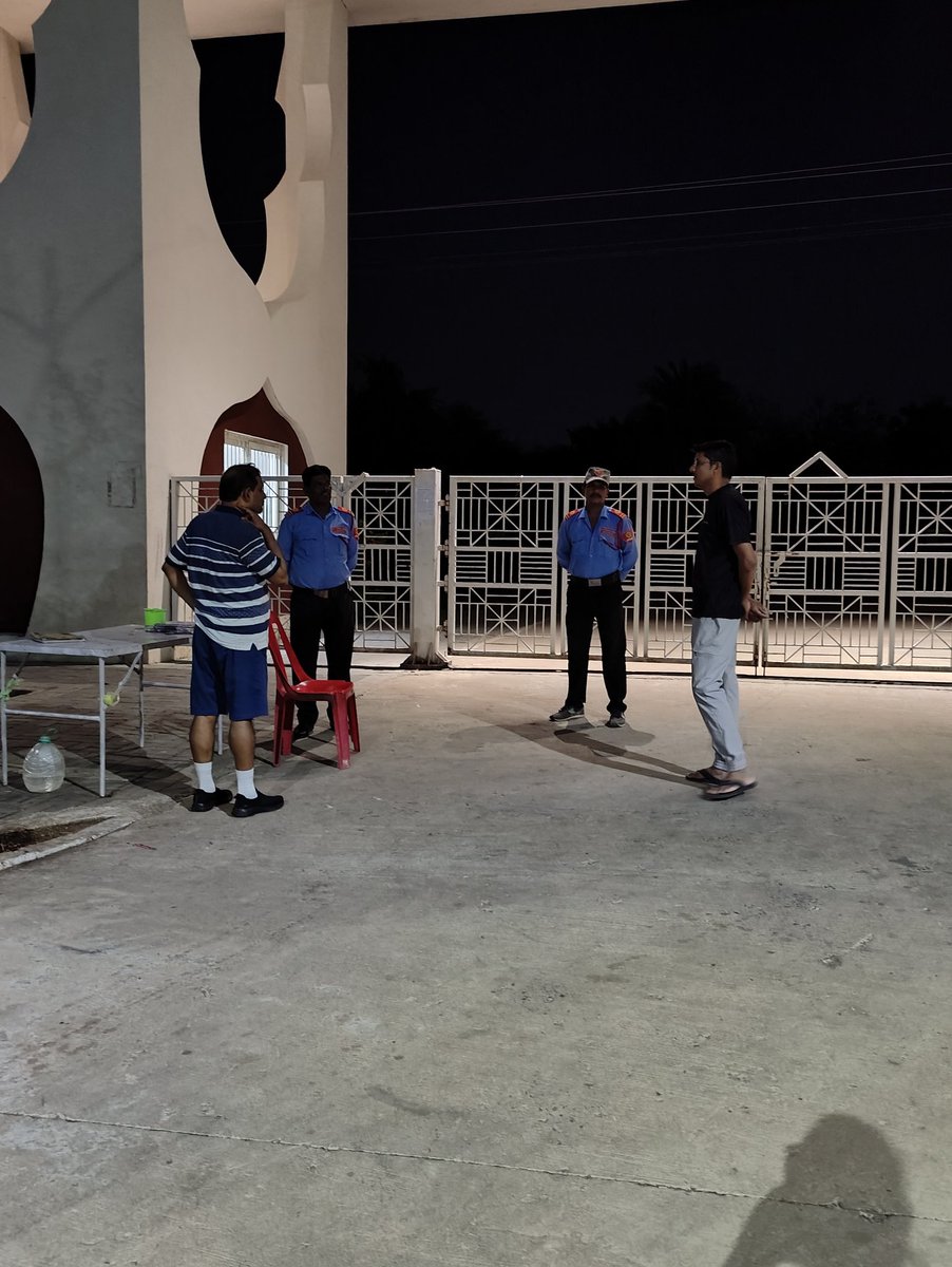 kg_suresh's tweet image. @mcu_bhopal नए परिसर में सुरक्षा, बिजली और अन्य व्यवस्थाओं का अर्धरात्रि औचक निरीक्षण l हमारे सुरक्षित परिसर में आपका स्वागत है 🙏
Midnight surprise check of security, power supply &amp;amp; other facilities @ MCU New Campus.
Welcome to our safe &amp;amp; secure campus.
#MCUAdmissions