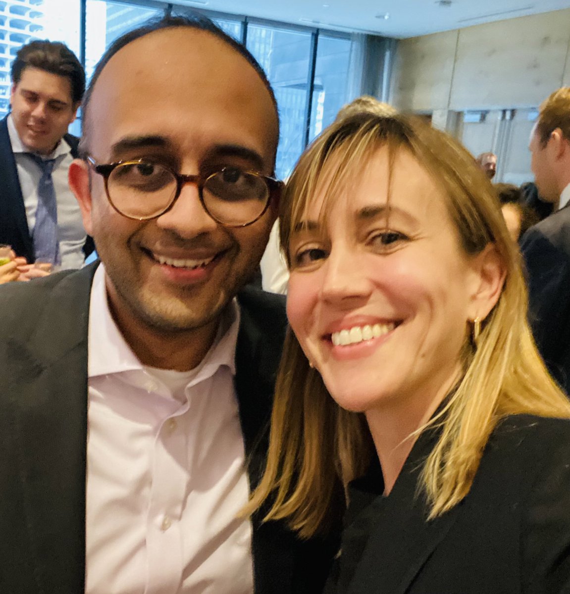 Great to see my msk fam tonight, <a href="/AndreaCercek/">Andrea Cercek</a> <a href="/ILSONDavid/">ILSON David</a> <a href="/megangreally/">Megan Greally</a> <a href="/DrBetofMDPhD/">Allison Betof, MD, PhD</a> <a href="/michael_offin/">Michael Offin</a> Marjorie zauderer. ❤️