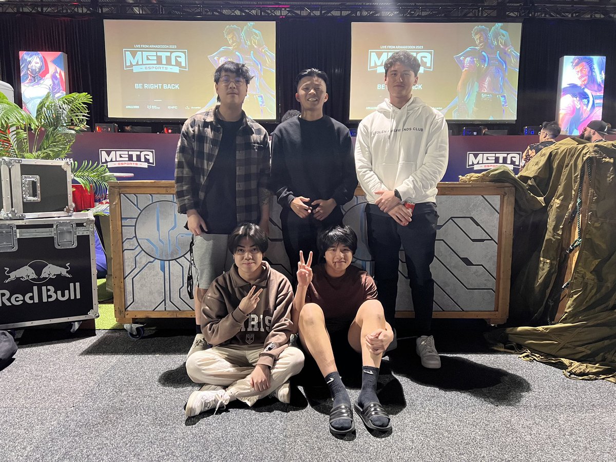 reslyde's tweet image. won my first lan ever with the mcom boys :D @DIFFTon13hz @JayVzero @BossWhatsWong @owl