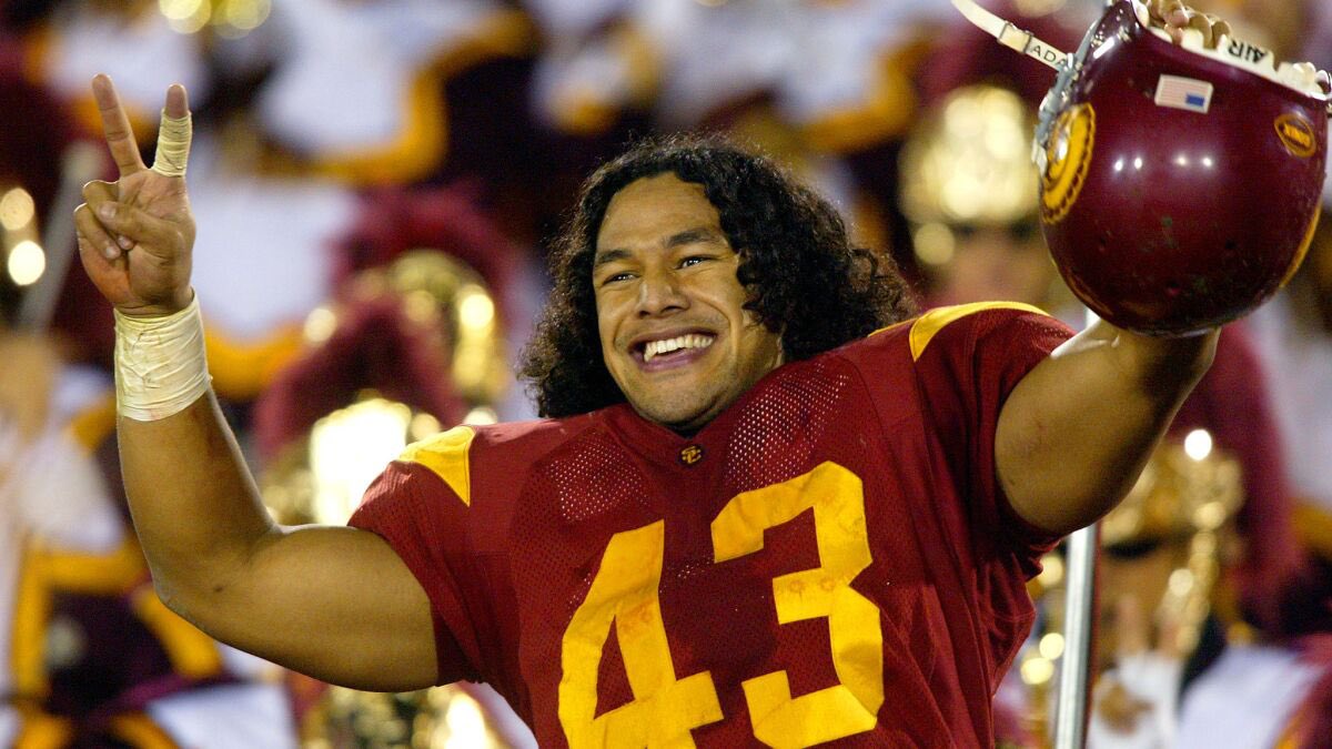 Thank you God for this wonderful opportunity in allowing me to showcase my God gifted talents God Is Good! After a great talk with head coach <a href="/LincolnRiley/">Lincoln Riley</a>, I’m blessed to announce I received my 1st full ride scholarship to USC! Big shout to unk <a href="/DUiagalelei/">Big Dave Uiagalelei</a>. #FightOn #Faalave💪🏼
