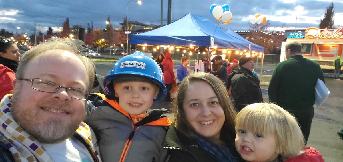 Hey @DicksDriveIns, we finally remembered to take progress pictures 7 months after taking part in your Federal Way groundbreaking! The kids were still just as excited! #federalway #ddir