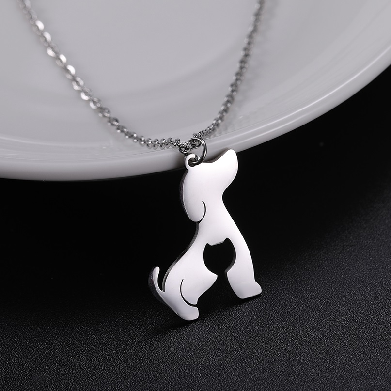 STAINLESS STEEL CUTE DOG NECKLACE

leathergenetics.com/my-shape-dog-a…

#dogs