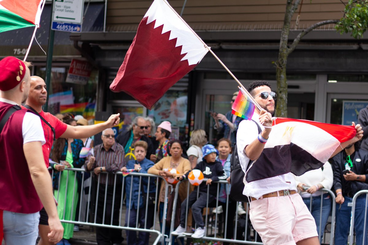 rafaelshimunov's tweet photo. Middle East and North African LGBTQ @TarabNYCorg drops in at Queens Pride and the spectators couldn't have enough. Only the Caribbean squad had people dancing this much.
51/ 📸 Francis Shimunov #QueensPride #QueerArab https://t.co/DU4MK2HZdT