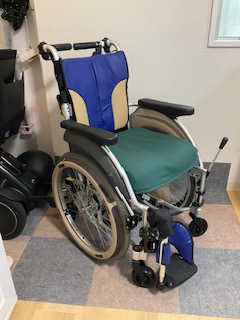 samkichi333's tweet photo. 今日は、足代わりに
使用中 #♿♿♿ #車椅子 紹介します。
通常屋外使用の
#OX-E #neo
家の中使用の
#MIKI #SKT-500
そして今月仲間入りしてくれた #WHILL #WHILLModelC2 #電動車椅子 #近未モビリテ
現在最適車椅子選びの為いろんなメーカー乗車中!! https://t.co/vnaNOL5h3S