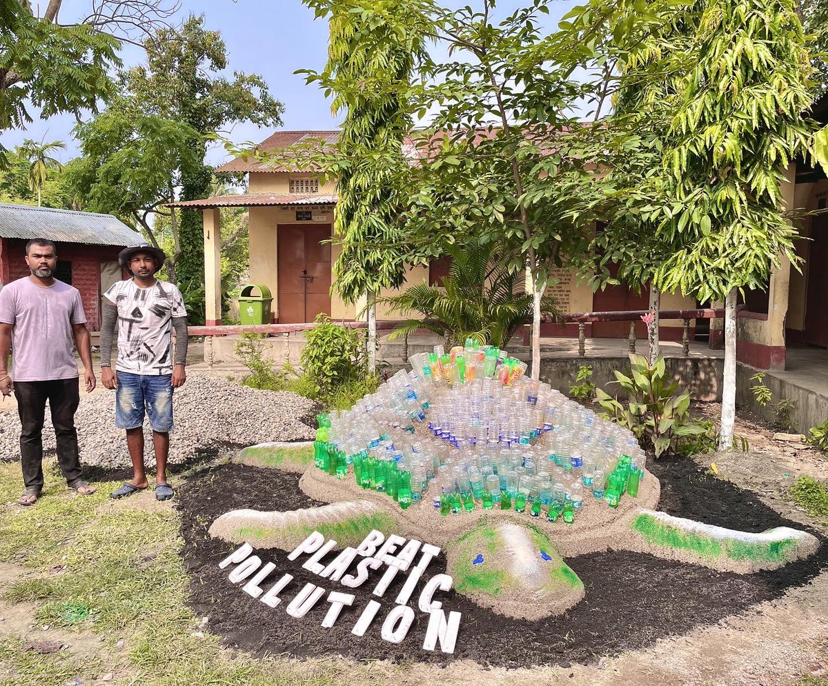 DipankarSundi's tweet photo. #beatplassticpollution
Raising awareness amongst children on the eve of #worldenvironmentday2023
#awareness #bethechange #environmentallyconscious #savetheplanet #avoidsingleuseplastic #ecofriendly #goplasticfree #sandart #sculpture #environmentalart #aworldwithoutplastic https://t.co/T9Cw0IVZlx