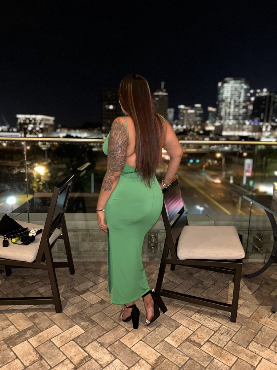 HunnyCombz's tweet photo. Bad Lil Vibe 🍀

#nsfw #daterush #FreeSenegal https://t.co/88vPsBEn9z