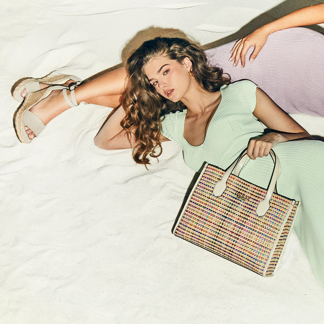 PlazaSenayan's tweet photo. Bring it back the pastel color era!
Enjoy our promo up to 70% off!
Shop Now at GUESS Plaza Senayan, Level 2.
#LoveGUESSID
#GUESSHandbagsID
#WhatsOnPlazaSenayan
#PlazaSenayan https://t.co/XKA962GgiZ