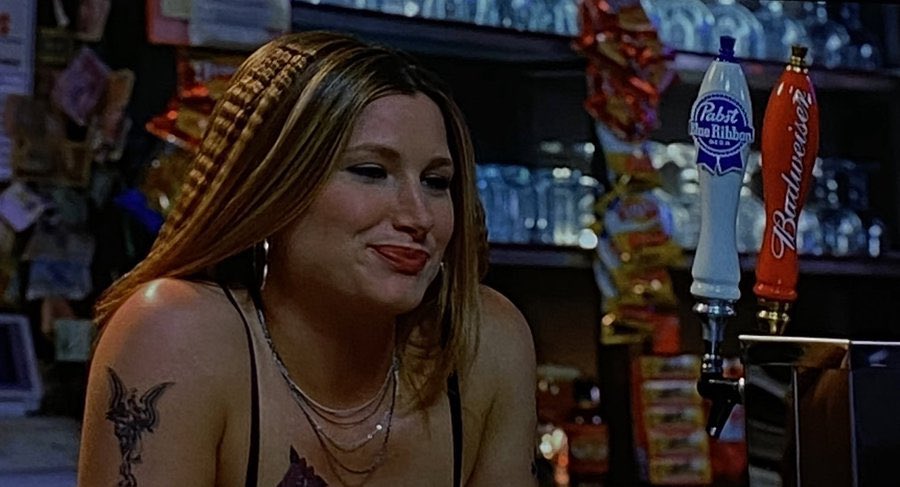 @frankenfemme_ This is literally Kathryn Hahn in Win a Date with Tad Hamilton lmfaoo