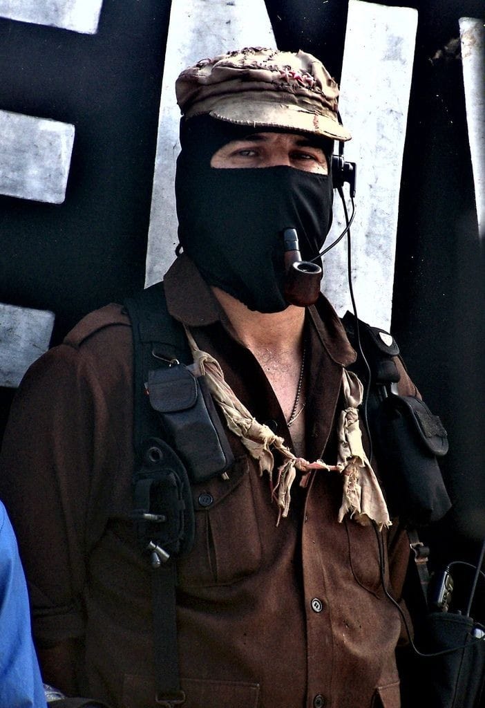 "Diremos que estamos aquí y estamos aquí para gritar. Estamos aquí y exigimos: '¡Basta!' No somos propiedad en manos de políticos y banqueros. ¡No somos números en las estadísticas mundiales, somos millones de personas reclamando y hasta imponiendo un lugar en el mundo!"