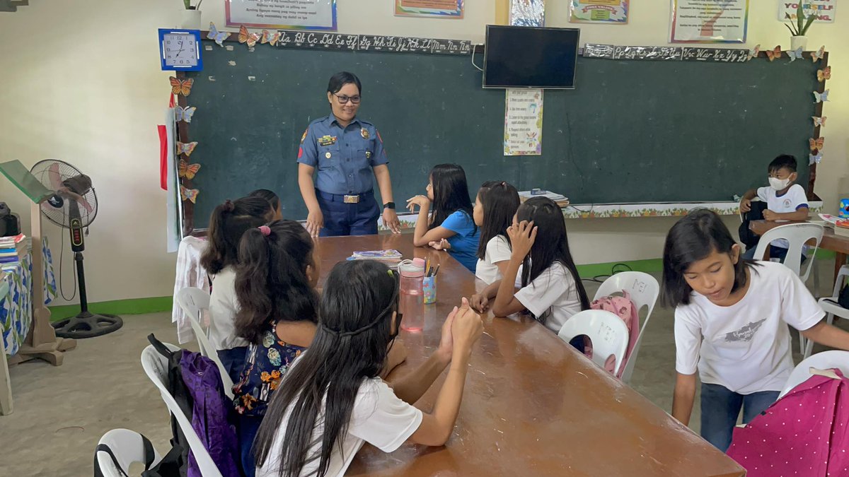 June 5, 2023 • Personnel of Odiongan Municipal Police Station conducted lecture re Touching Rules to pupils of Malilico  Elem. School as part of PNPs Anti-Criminality Campaign.

#SERBISYONGNAGKAKAISA 
#ToServeandProtect
#OdionganPulis
