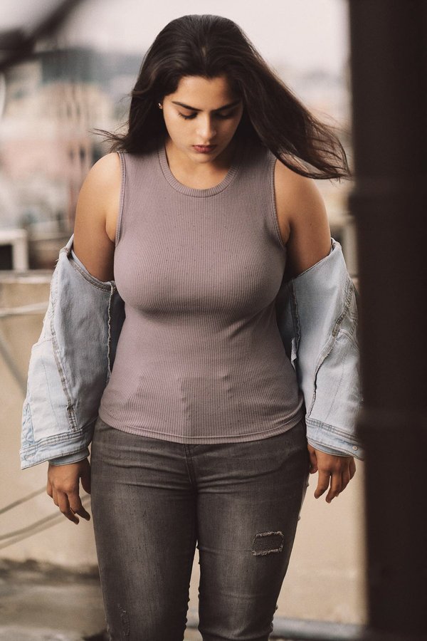 Fx1WEU2agAIxjP7?format=jpg&name=900x900