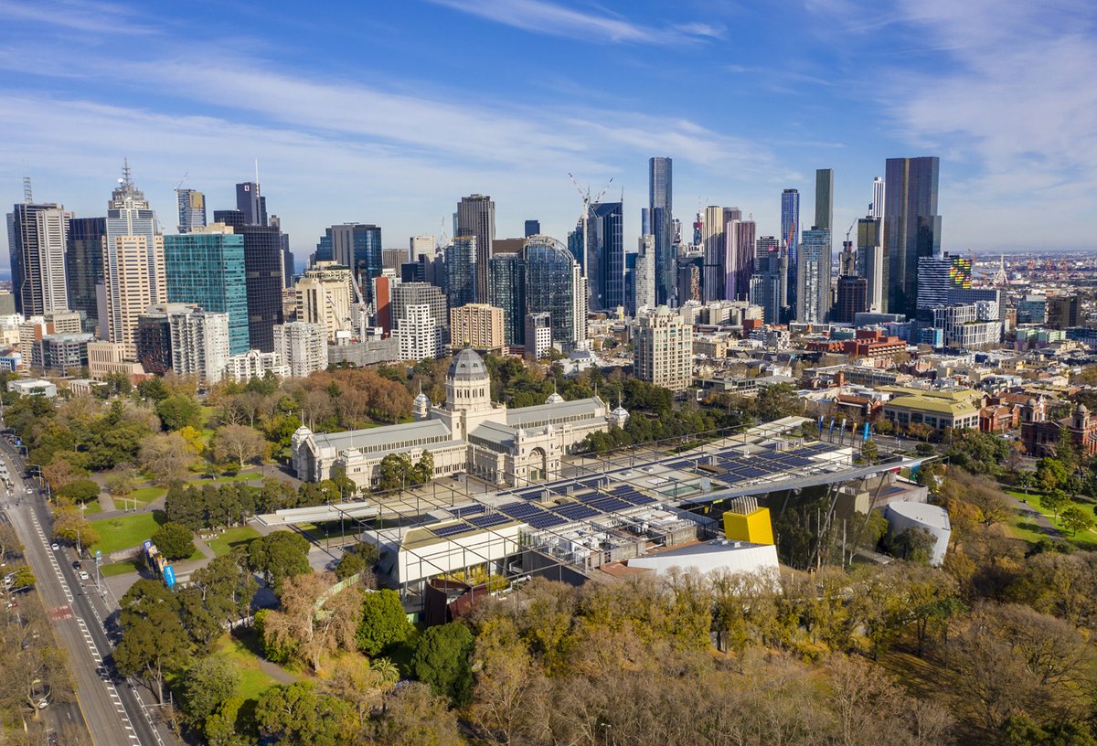 cityofmelbourne's tweet photo. We're proud to be a sustainable city 🔋♻️

From renewable neighbourhood batteries to reusing food waste, we're helping to tackle the climate emergency and create a better tomorrow.

Six bold ways we care for our environment every day: https://t.co/lEattbZ2JR

#WorldEnvironmentDay https://t.co/qeJG12PeeQ