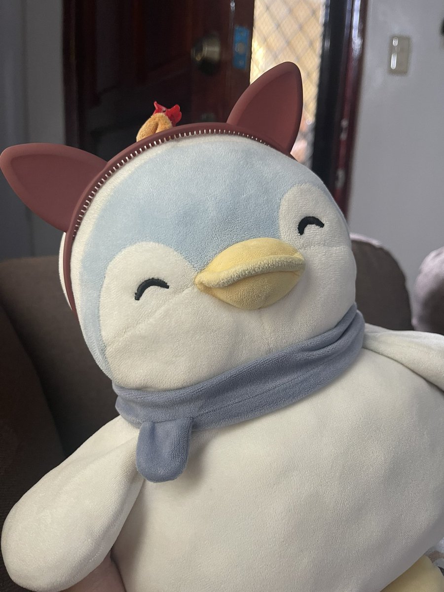 panggamazing's tweet photo. Penguin no more https://t.co/iZJdRjE6So