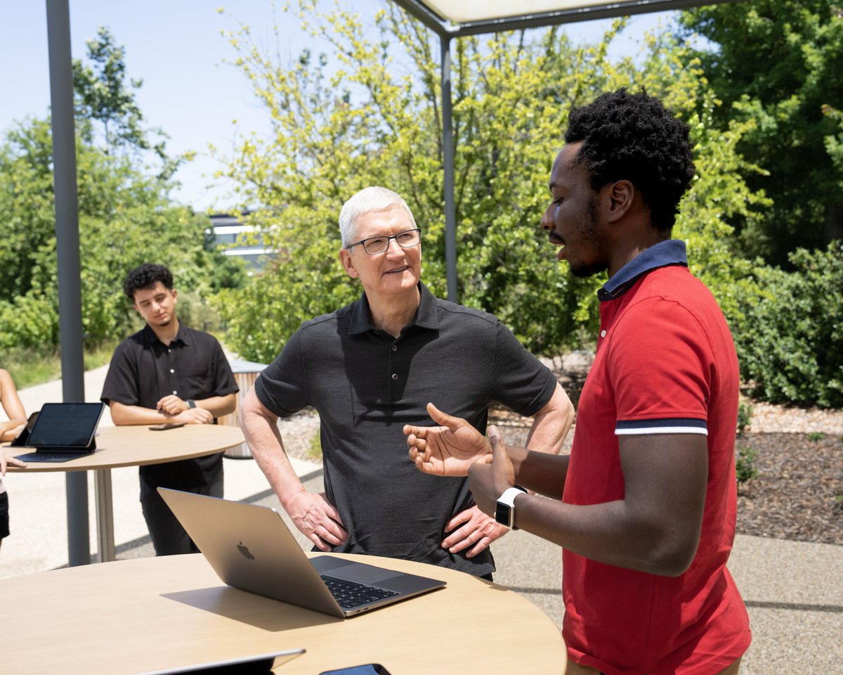 As we get ready to kick off #WWDC23📷 tomorrow, I met with students from all over the world who are creating apps that turn iPhone into musical instruments and bring the experience of reading braille to iPad through haptic feedback. Excited for what's to come!
@tim_cook
