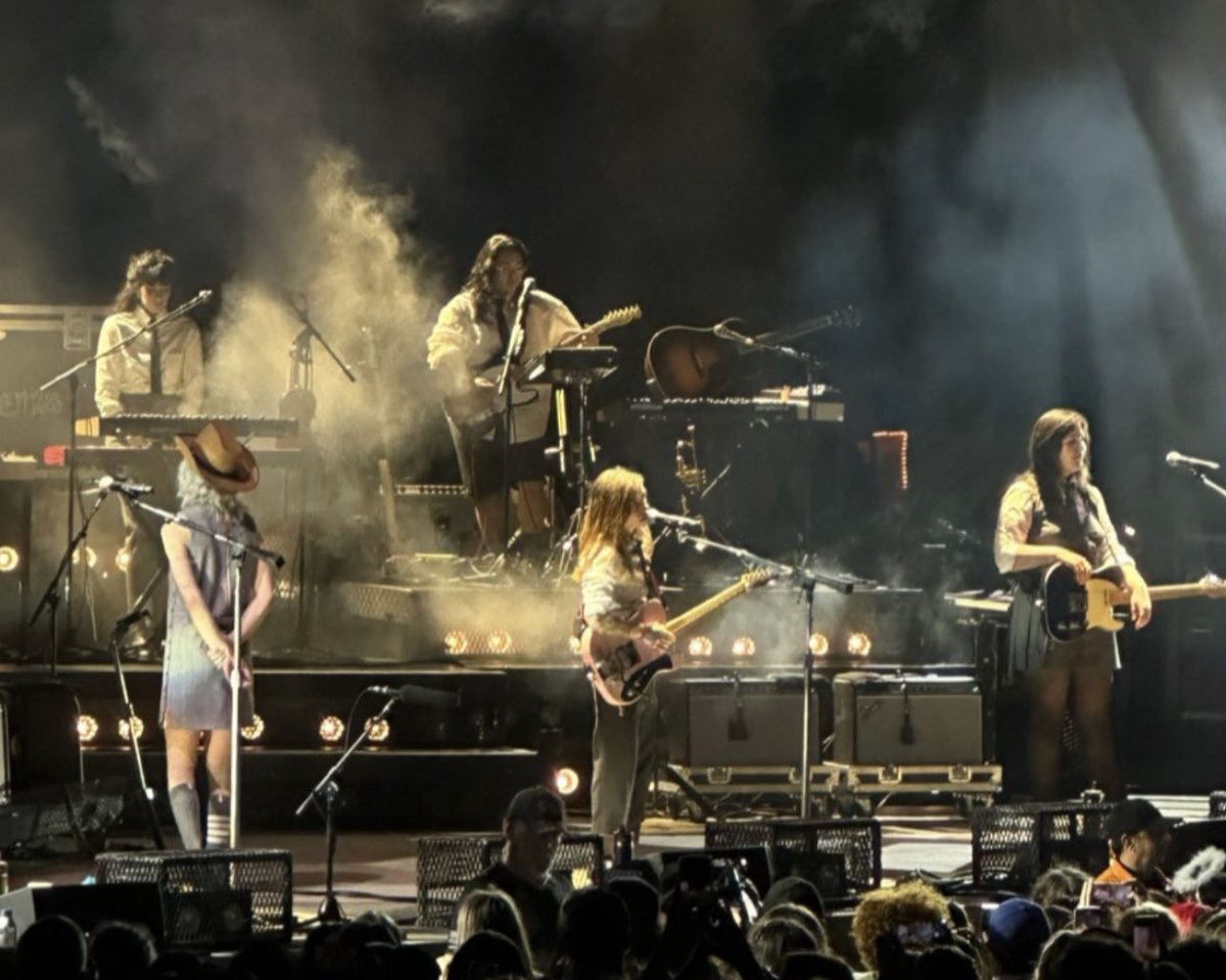 boygenius updates 🦷 on Twitter "boygenius on stage tonight featuring a