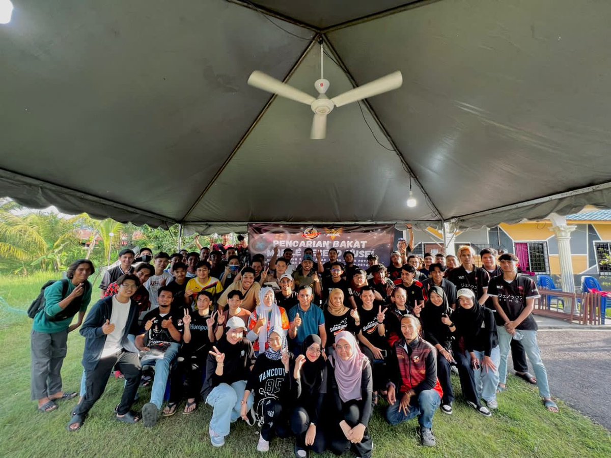Kita juga telah berbincang untuk mengadakan lebih banyak aktiviti untuk anak-anak muda tempatan. Kebanyakkan daripada mereka juga akan mengundi untuk pertama kali dalam PRN akan datang. 

Jumpa lagi geng! 

#KualaKubuBharu 
#KitaKekalBersama