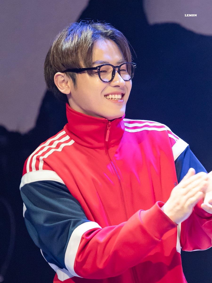 _LEMON_0822's tweet image. 230604 📷 
&amp;lt;도넛&amp;gt; 막공 무대인사
#유권 #김유권 #극단소년