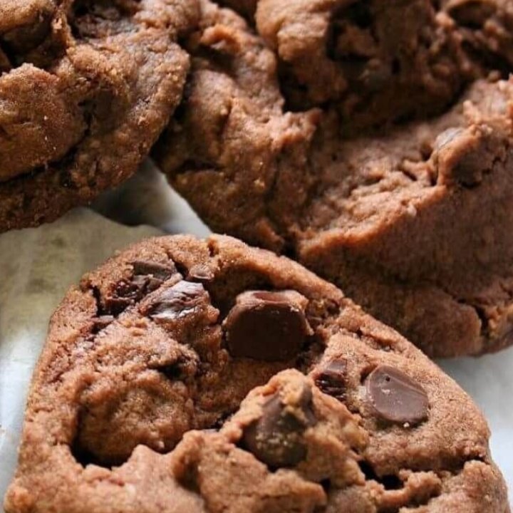 SnapbiteCafe's tweet photo. Freshly baked delicious chocolate chip cookies @SnapbiteCafe .  Call  0755845542 to make your order NOW. https://t.co/P5IWuM86Ux