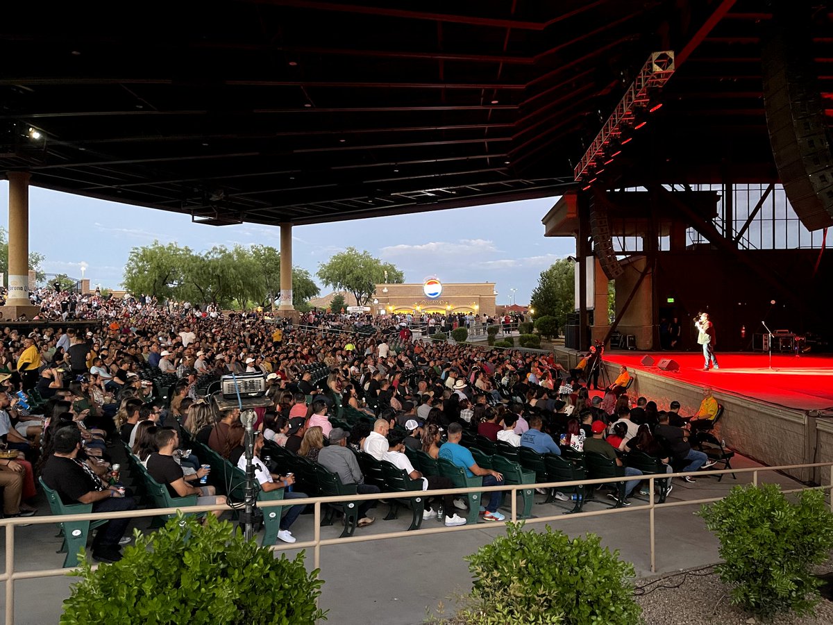 TuAmigoSam's tweet image. Gracias @franco_esca por la oportunidad de abrir tus shows! 🙏👊