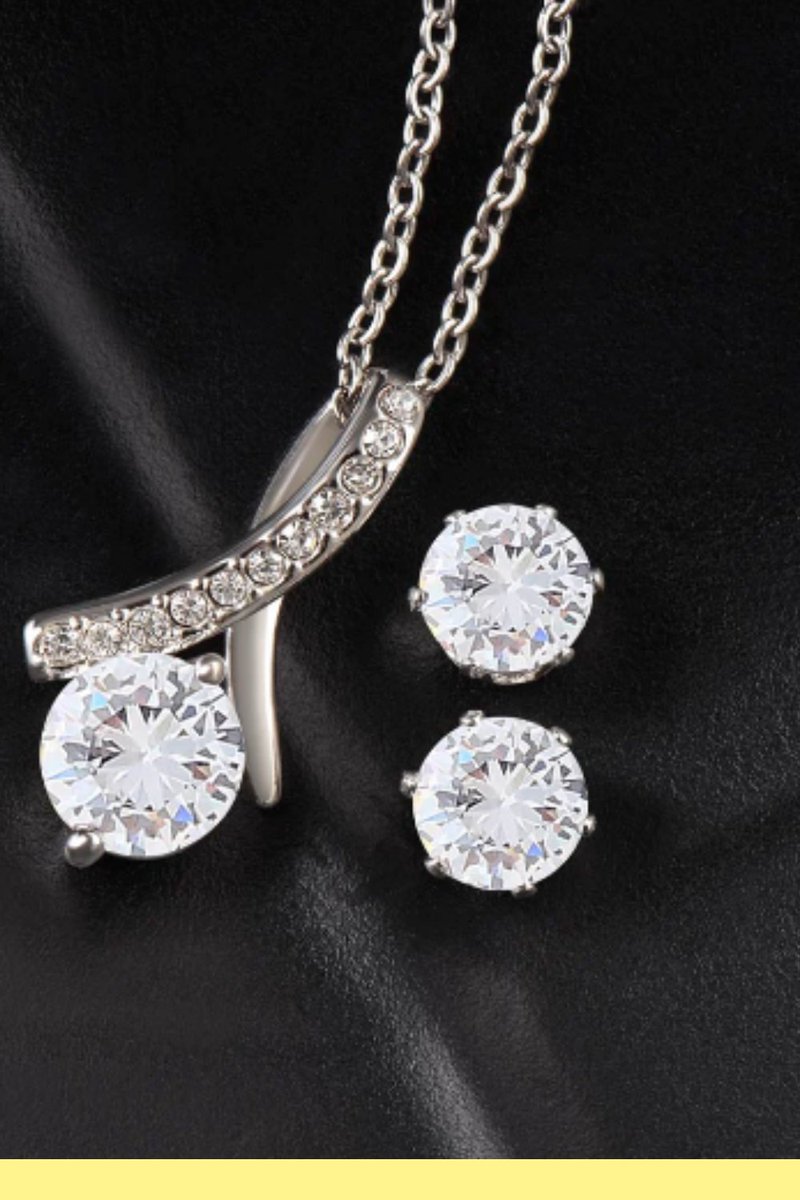 Surprise Gift For Your Sister | Alluring Beauty Necklace#jewelry #jewelrygram #jewelrydesigner #jewelrydesign #jewelryaddict #jewelryoftheday #jewelrylover #jewelryforsale

shinetoyou.com/products/surpr…