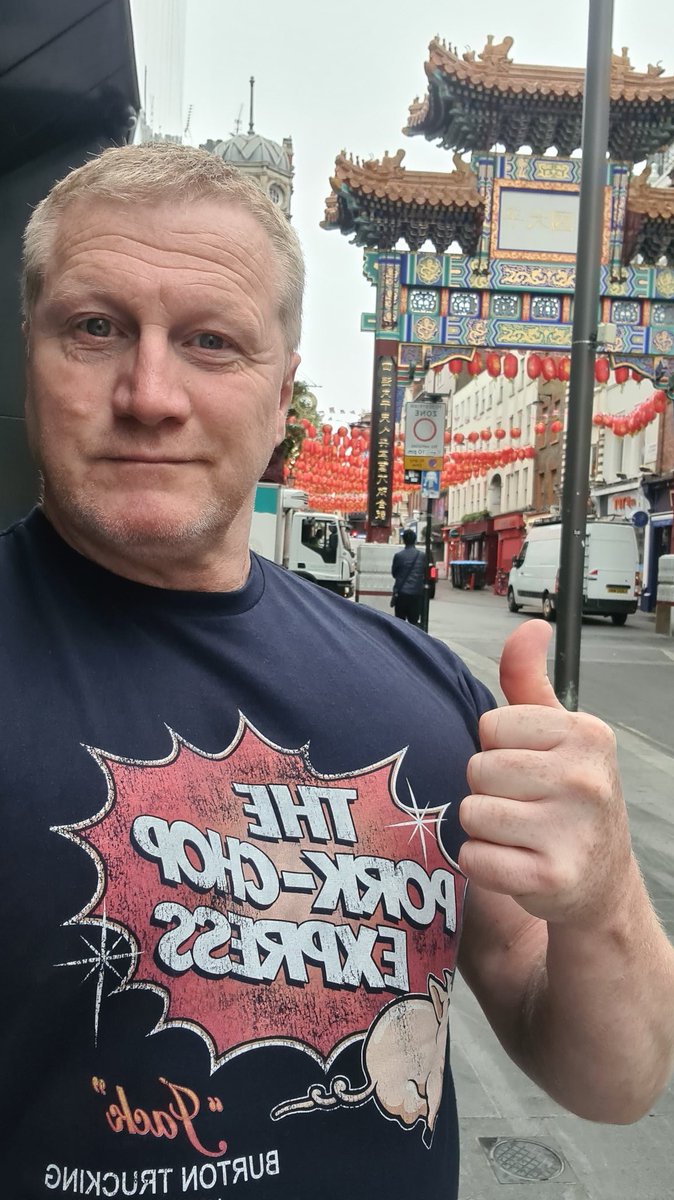 Movie T-shirt Monday! #MTM Big trouble in little China town London! promote your best movie themed T-shirt today. #USA #movie @GareRick @joerussotweets @JimsRetroEmp @Ashy_slashee @deiricroc @WGAWest @londonswf https://t.co/K1e1Tn0F74