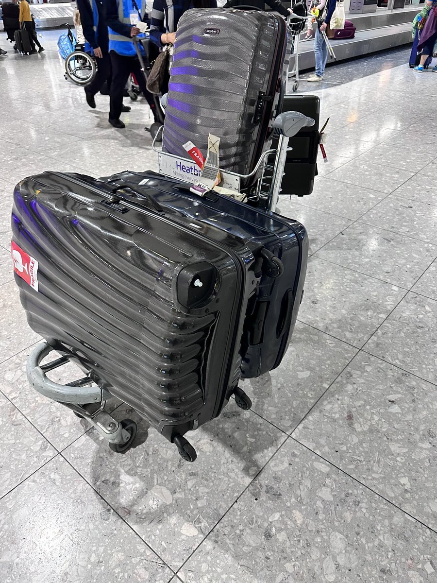 rahulsehgal007's tweet photo. @airvistara My CV ID 117774941. I Travelled from Delhi to London on 3rd June. My Baggage Marked Fragile arrived with broken wheel at London Heathrow Terminal 3. No help available at airport. Consistently unvarying experience. Happened twice this year. Most unreliable airline. https://t.co/7XBIoiMDHx