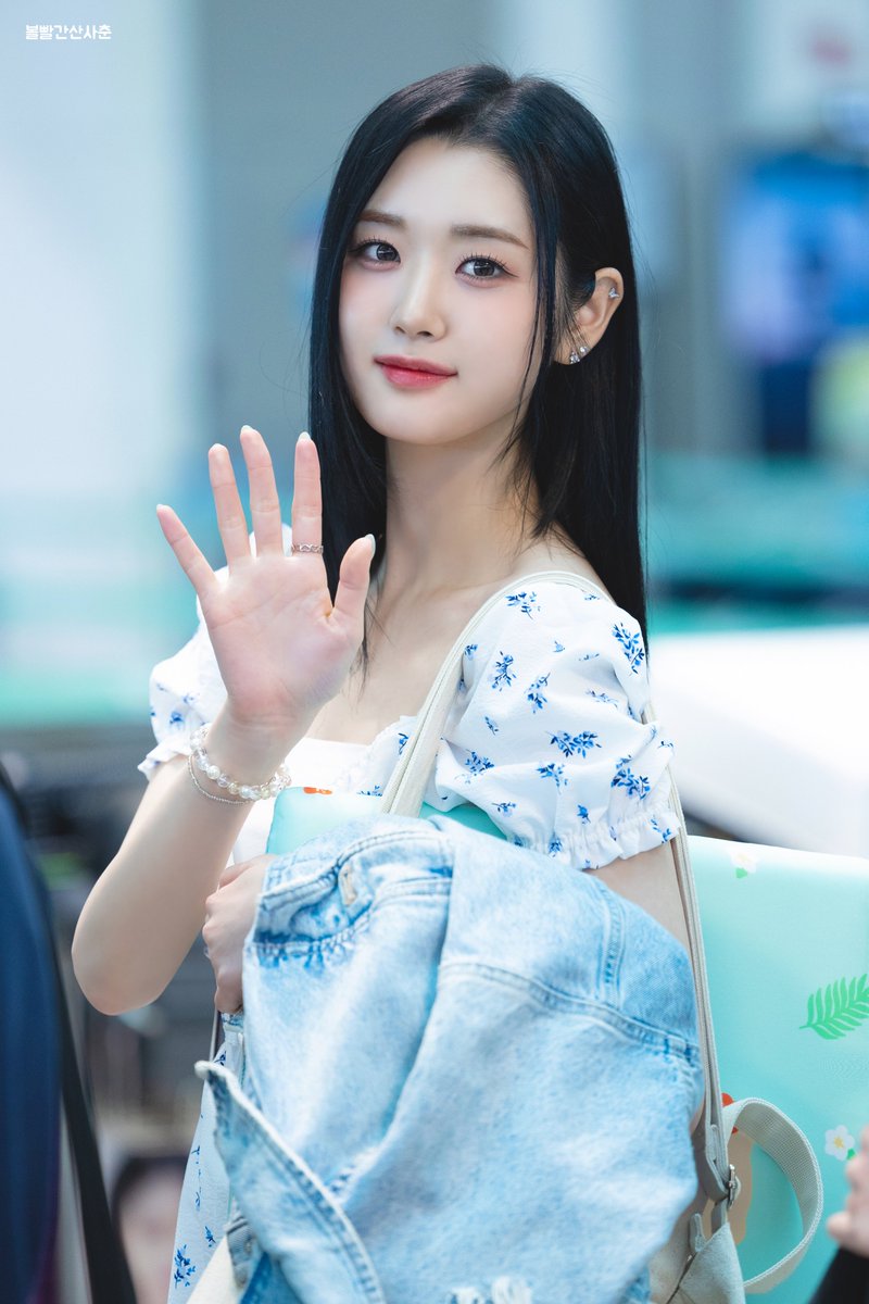 볼빨간산사춘 tweet media