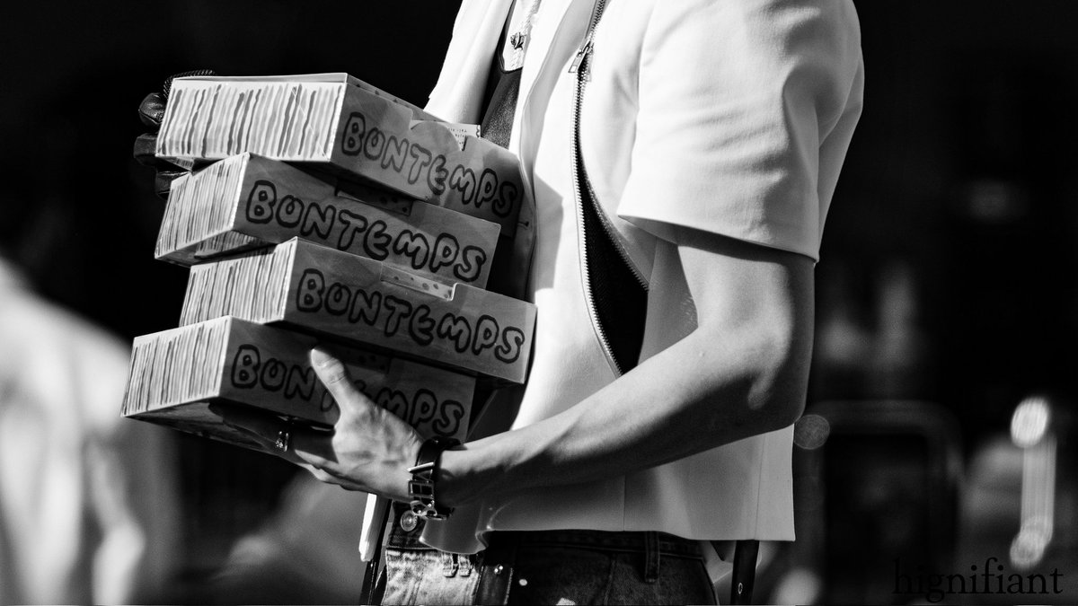 skzdeluna's tweet image. the inkigayo photographer being a hyunjin fansite.... we won guys we really won