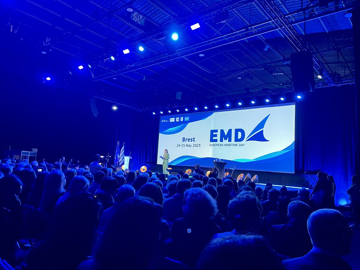 H_vandenberghe's tweet photo. Flashback to the impressive EU Maritime Day at Brest 5/23 where the use of marine space, energy transition and blue skills were discussed. Our newly approved #interregNSR project DIOL (Develop Innovative Offshore Logostic) had also an exhibition booth 🌊 #hogeschoolvives https://t.co/QHe8BPDXND