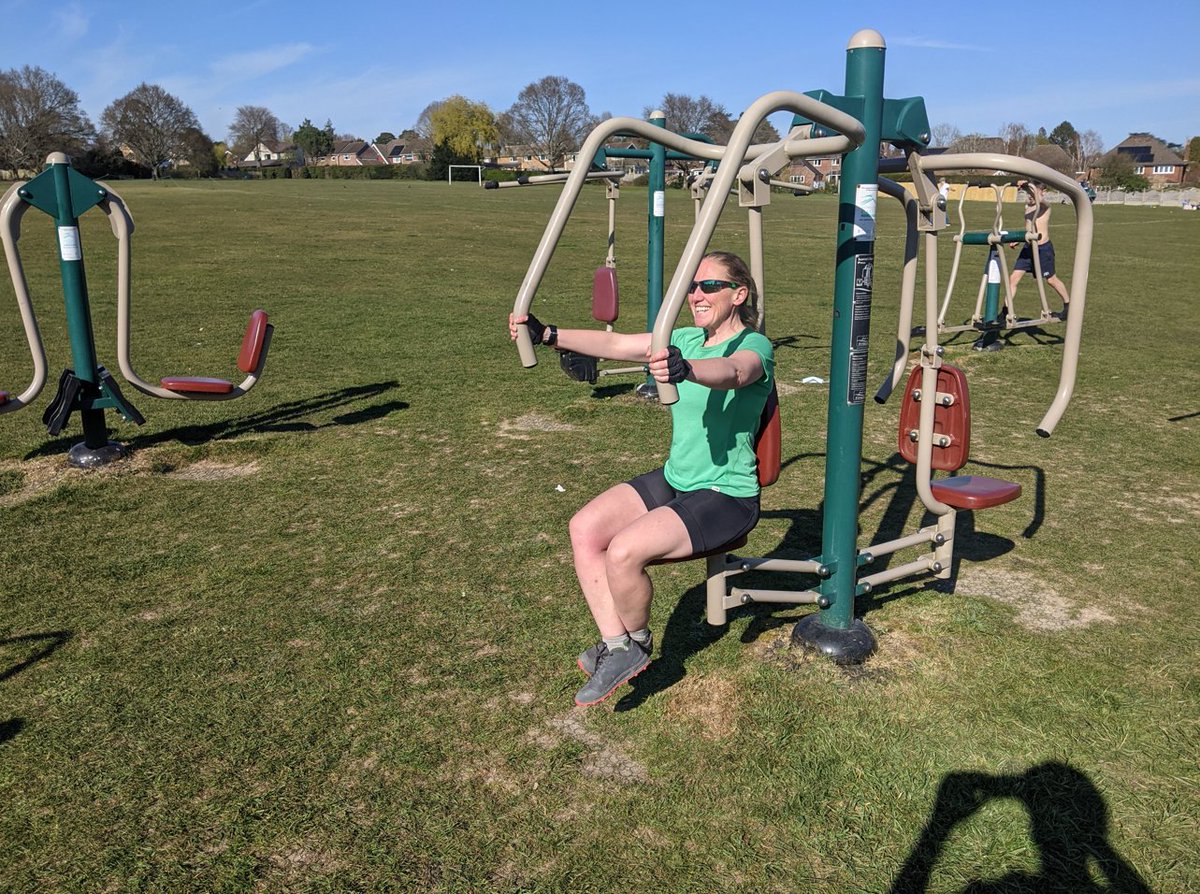 move_map's tweet photo. 🧡 We love getting outside here at the @move_map
Find an #OutdoorGym near you on our #MoveMap 🗺
Today's #MondayMotivation
features Rowlands Castle Rec north of #Havant
✅Cross-Trainer
✅Surfer
✅Leg Press
✅Lat Pulldown
✅Airwalker
✅Rower
@goodgym https://t.co/14F9umYI7y