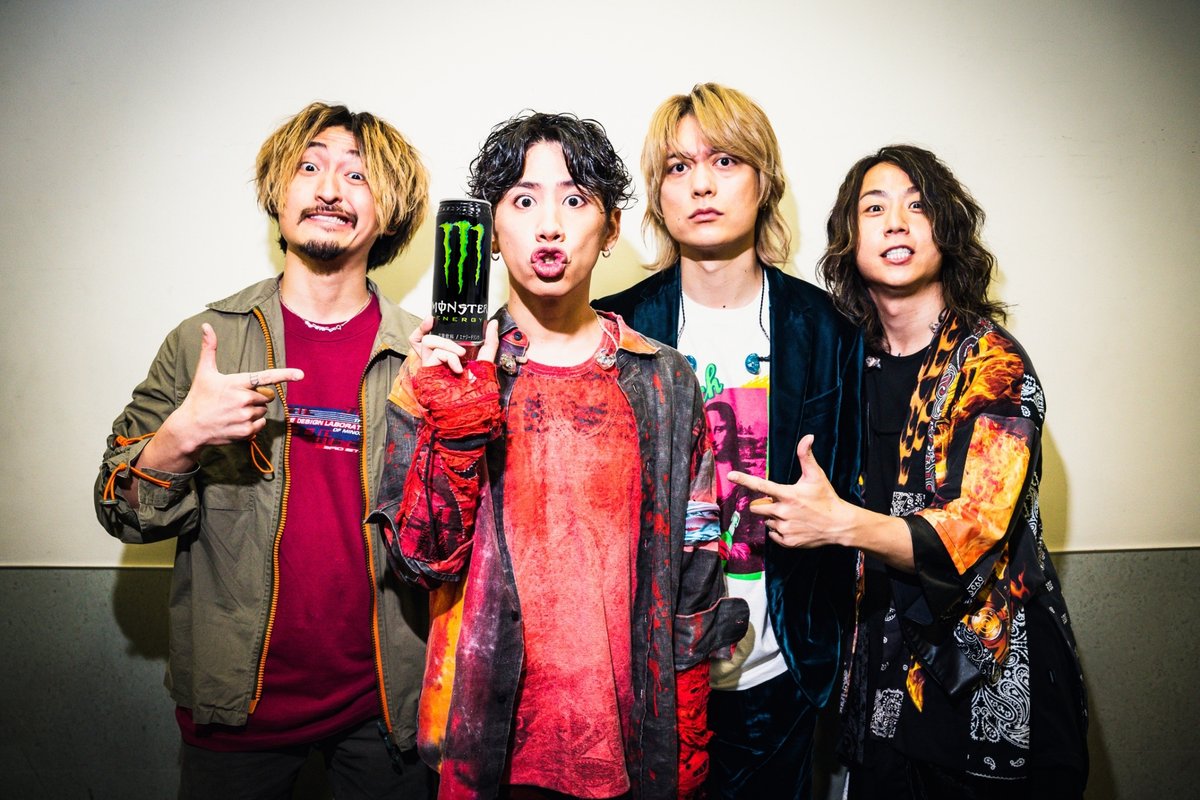 ついに明日、日本初上陸！🔥

「本場アメリカ定番サイズ」
#モンスターエナジー 缶500ml

ARE YOU READY?💥

@ONEOKROCK_japan #ONEOKROCK
#MonsterEnergy #500ml缶登場