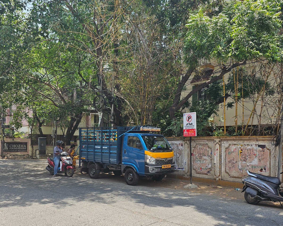 @ChennaiTraffic Fruit vendor blocking traffic in Kottivakkam kuppam road thiruvanmiyur (3rd seaward road starting).
Comes in the morning and leaves at 2 PM causing traffic congestion.  I have informed the vendor multiple times as it makes it difficult to turn from 3rd seaward