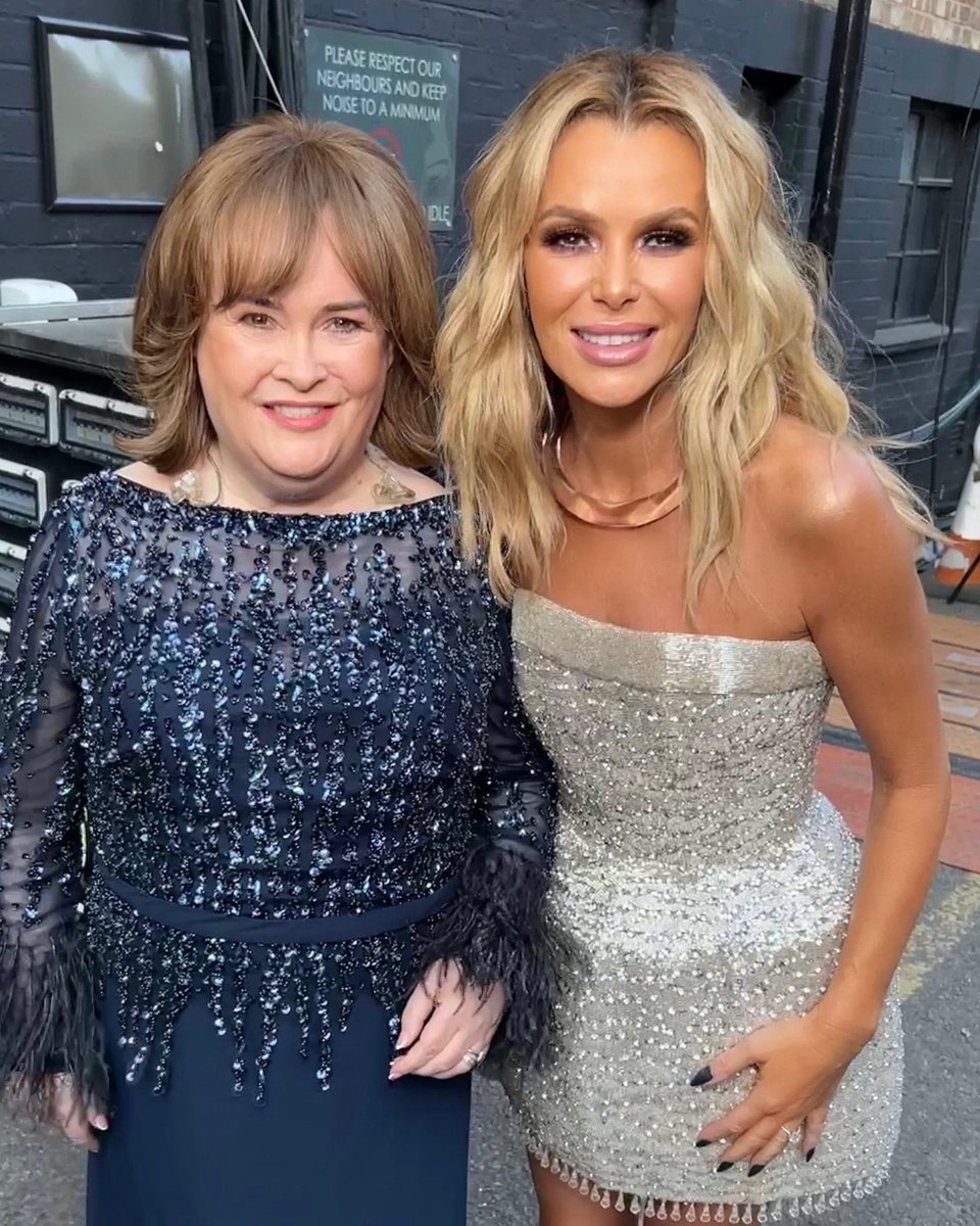 enolloth7's tweet image. If someone asked you ‘which one of these did @LesDennis shag on a regular basis’ you wouldn’t be ridiculed for thinking the one on the left. Respect to the guy but I have no idea how he done it! #milf #fiftywhat #bgt