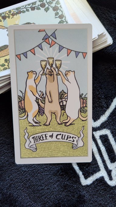 5 червня ваша #картадня у #таро це 3 кубків. Веселий та гомінкий день. День взаємності, день примирення<a href="/tag/%D0%BA%D0%B0%D1%80%D1%82%D0%B0%D0%B4%D0%BD%D1%8F"class="tags">#картадня</a><a href="/tag/%D1%82%D0%B0%D1%80%D0%BE"class="tags">#таро</a>