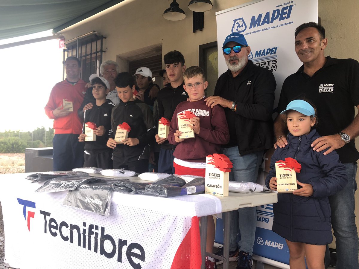 Pausustenis's tweet photo. Fin de semana de mucho tenis en la tercera prueba del circuito @Tigerstennistour by @MapeiSpain disputada en @Pausustenis gracias a todos los participantes por el ambiente y enhorabuena a finalistas y campeones. Nos vemos en las pistas! https://t.co/dlDhvOdj6W