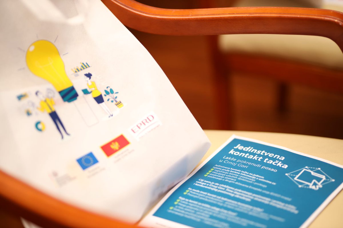 engstrom_yngve's tweet photo. The Services Directive is one the most important 🇪🇺 tools for business procedures, making them simplified, accelerated, and digitalised. By embracing the #ServicesDirective and implementing the necessary measures, new avenues of growth and development will open for 🇲🇪. https://t.co/ycwDyXJy4U
