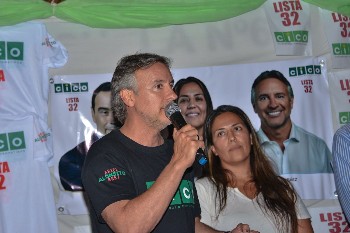 arielbaez's tweet photo. En Berón de Astrada junto a nuestro  referente de CICO,  Felipe Zacarías presentamos a nuestra candidata a concejal Yamila Oviedo. 

Este 11 de junio vota la 32 en toda la provincia! 

 #ArielBaez #DiputadoProvincial #Lista32 #CICO #CiudadanosComprometidos https://t.co/TClyEe7SRw